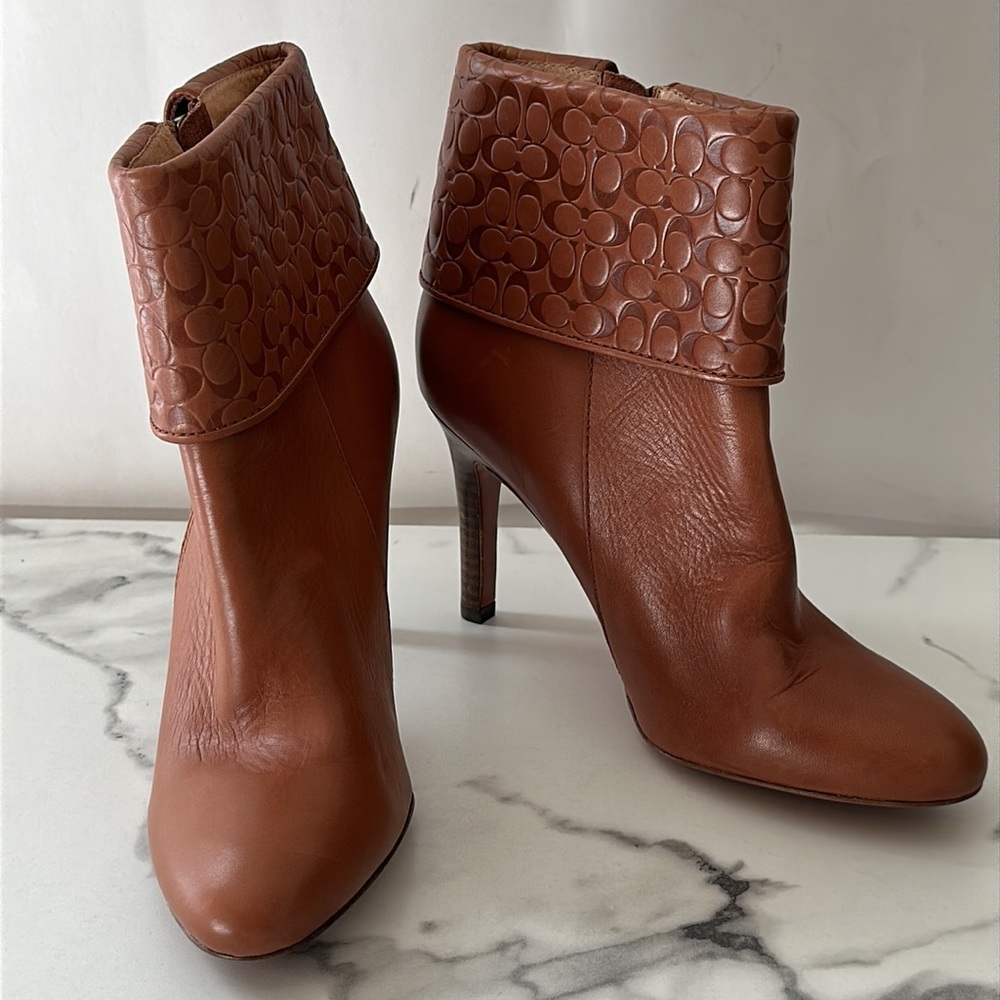 Coach- Mackenna CC logo ankle boot - Picture 3 of 16
